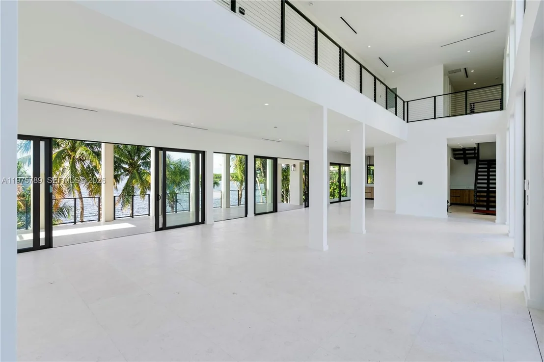 Photo of 650 Lugo Ave