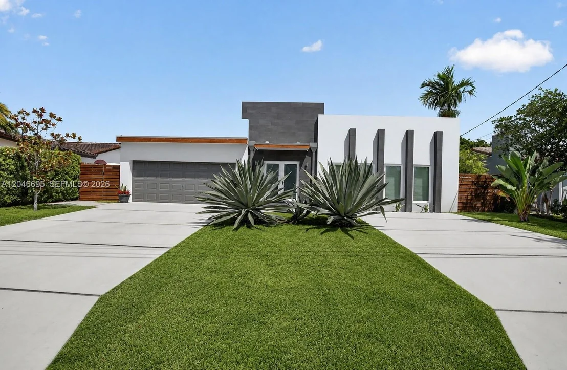 Photo of 966 SE 9th Ave