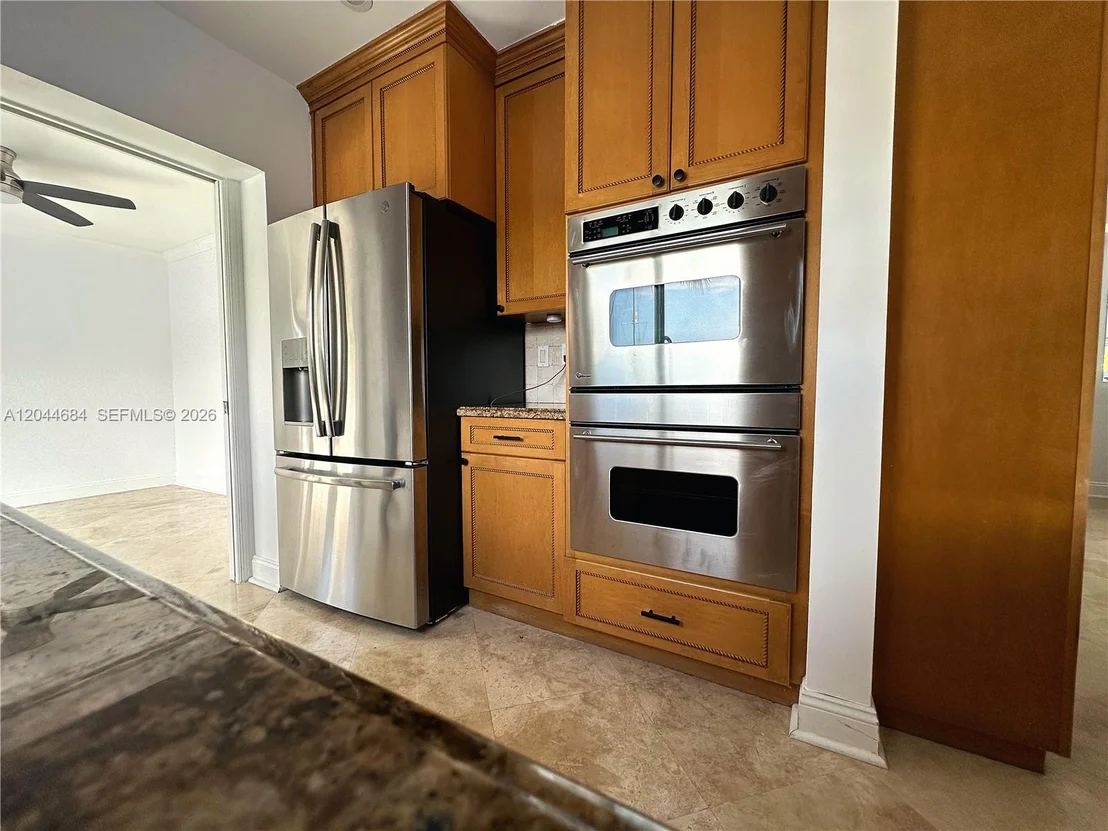 Photo of 2445 SE 8th St