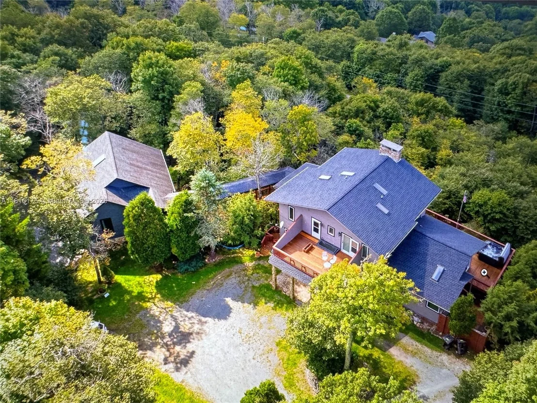 Photo of 200 Summit Lodge Road