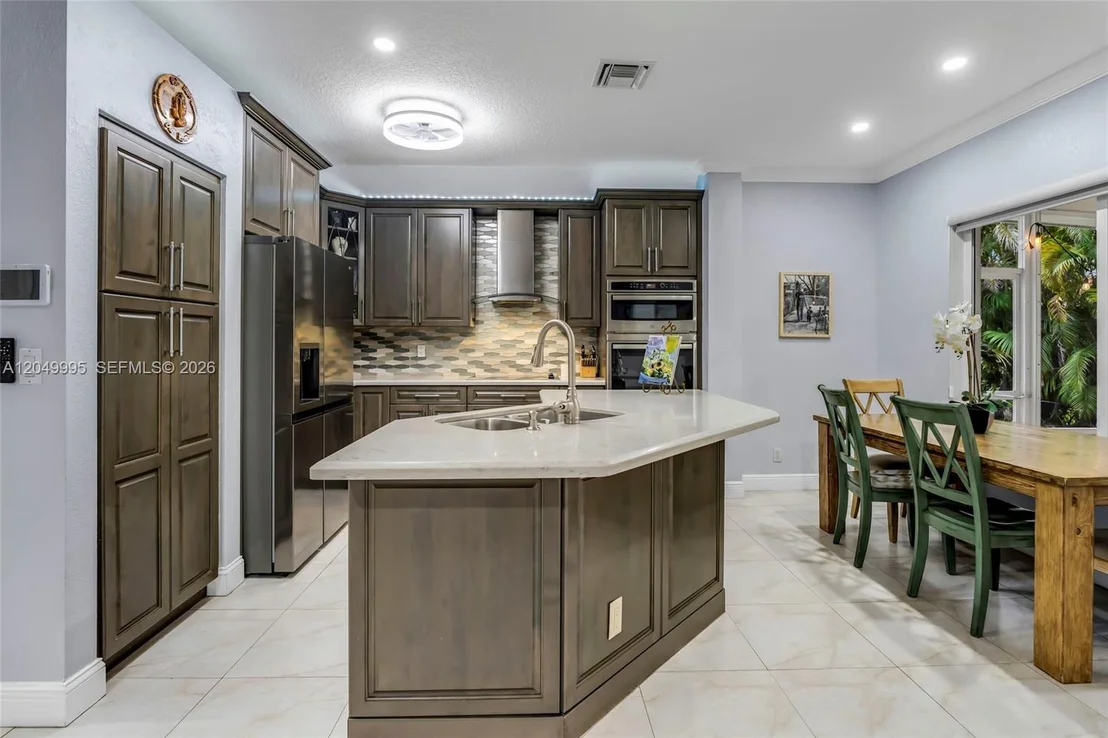 Photo of 7569 Parkside Ln