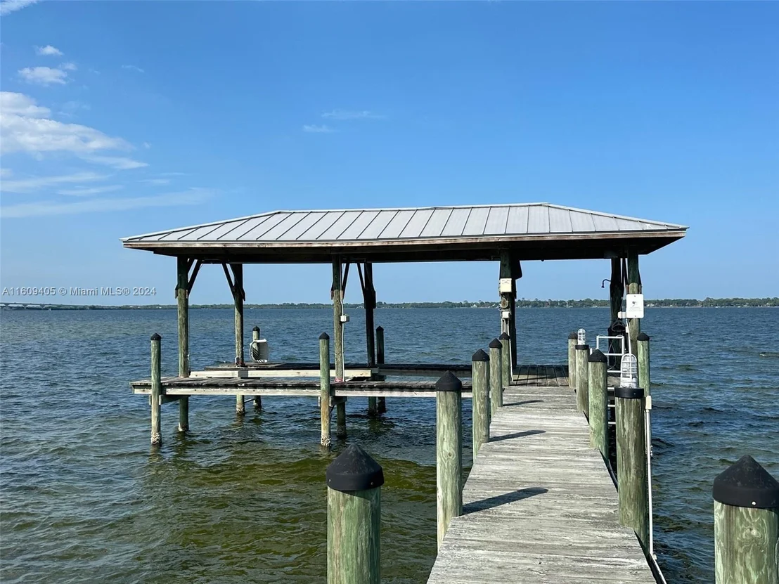 Photo of 1613 N Indian River Drive