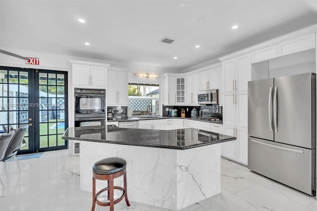 Photo of 472 Sunset Dr