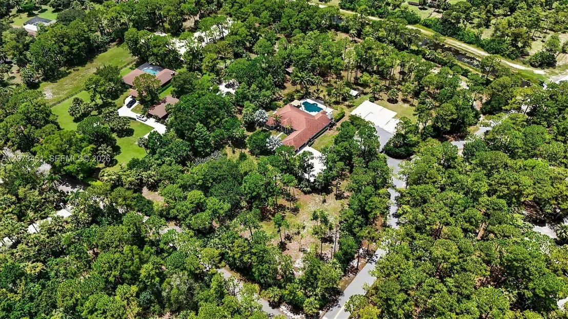 Photo of 1215 Stallion Dr