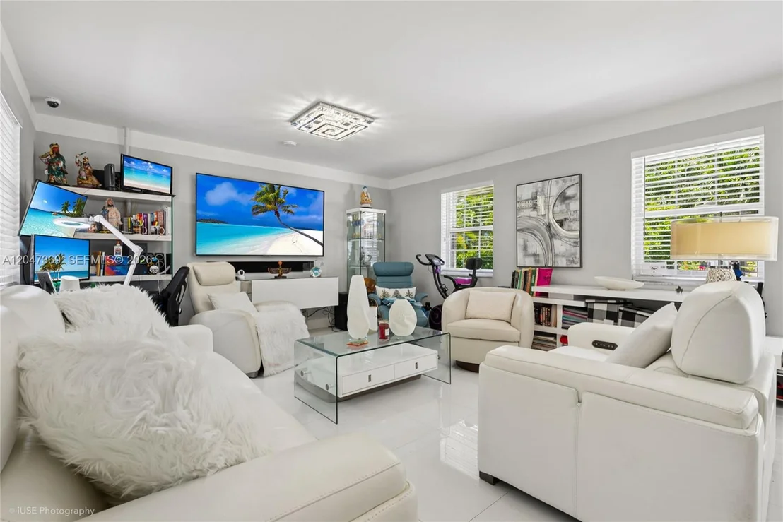 Photo of 3750 Percival Ave