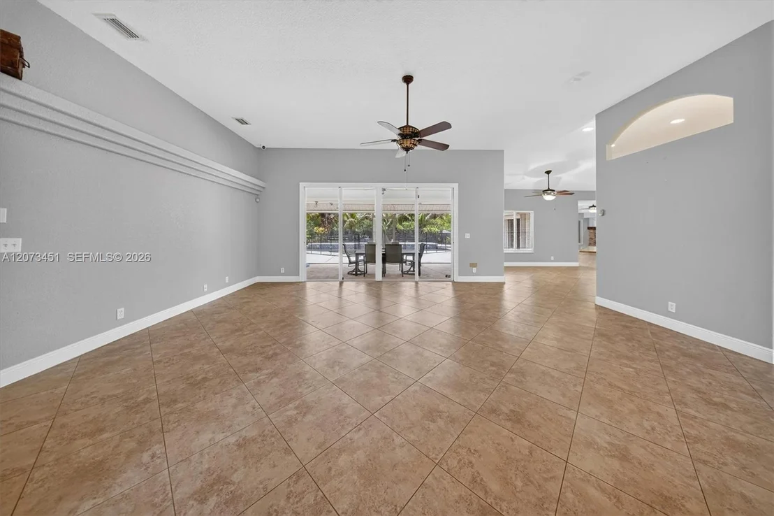 Photo of 1215 Stallion Dr