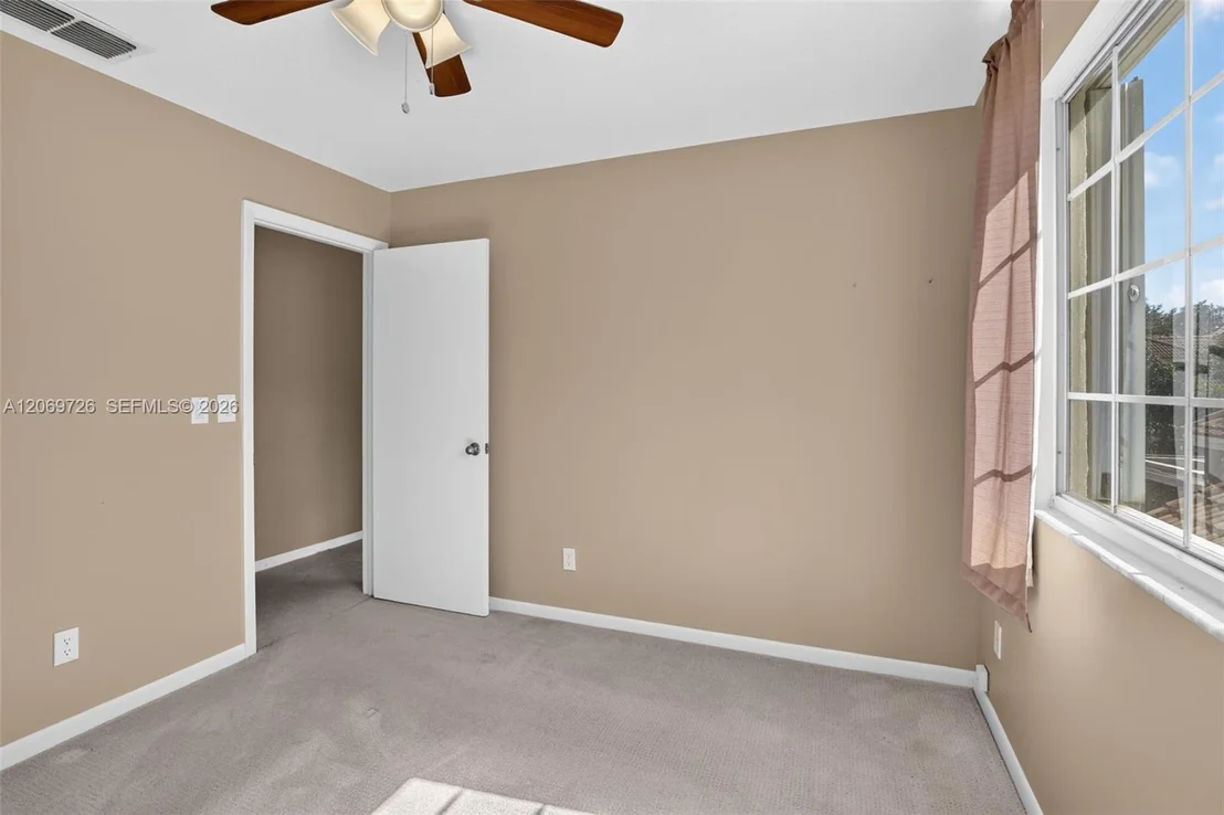 Photo of 2638 Oak Park Cir