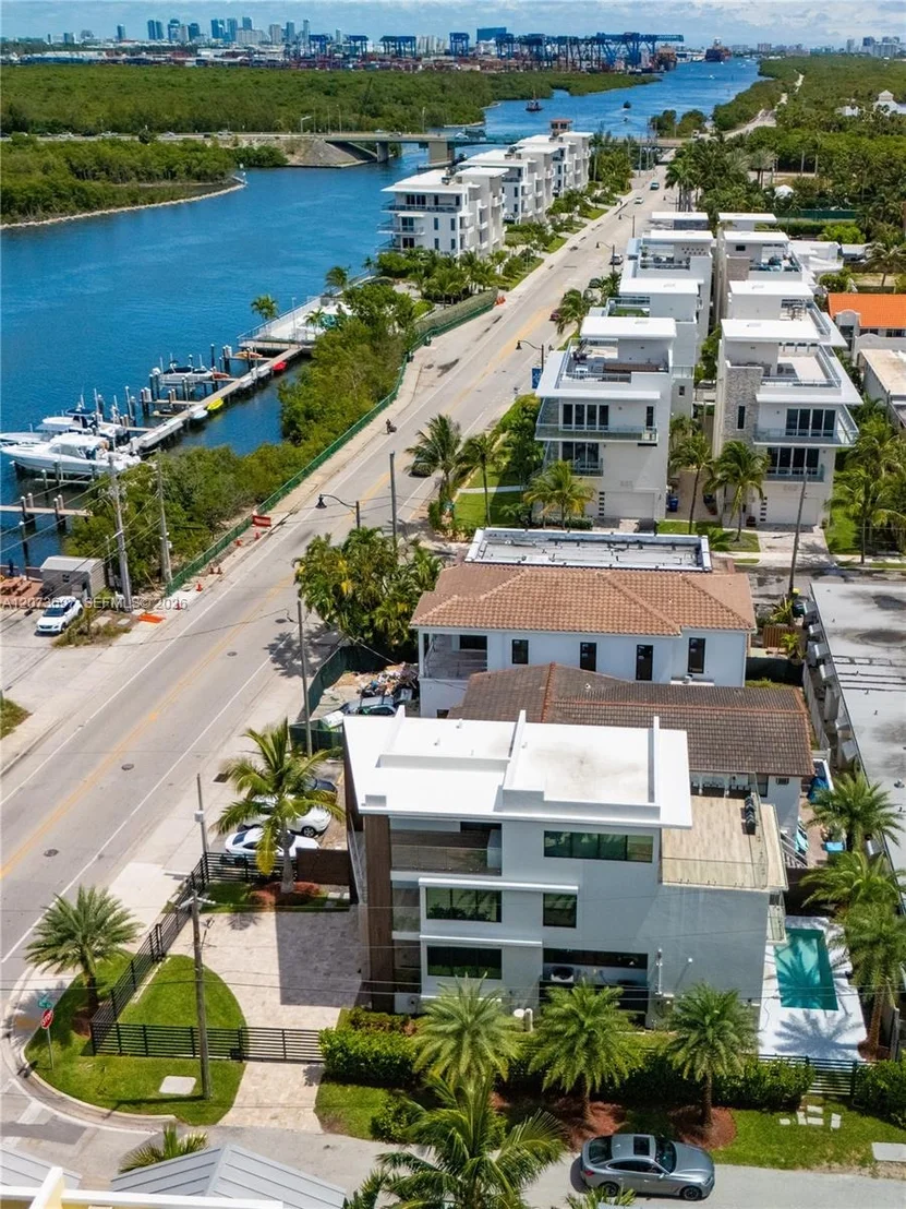 Photo of 5601 N Ocean Dr