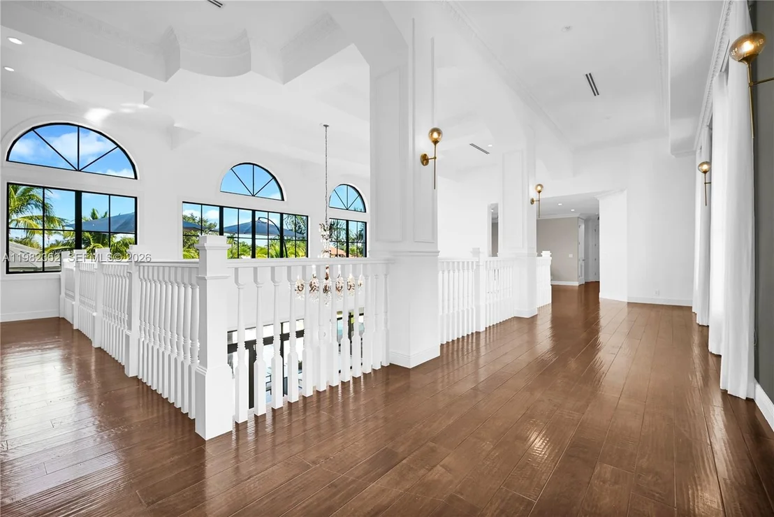 Photo of 2905 Paddock Rd