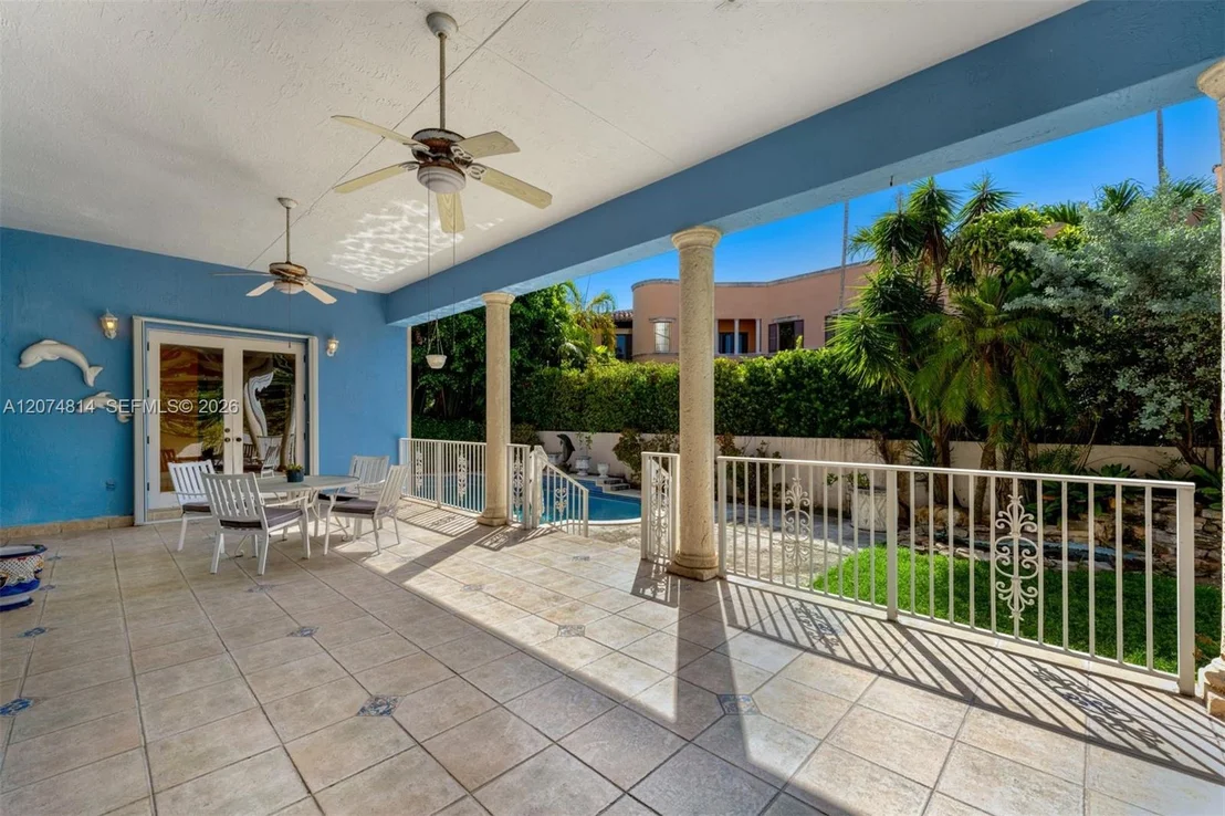 Photo of 501 Bay Lane