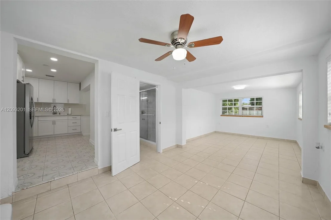 Photo of 1250 W 34th St