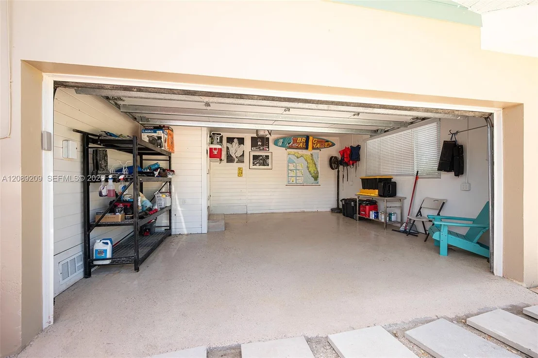 Photo of 5885 Pine Tree