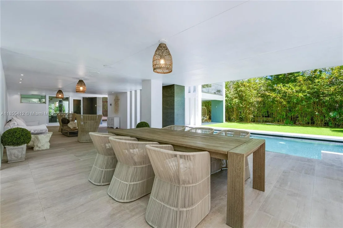 Photo of 545 SABAL PALM