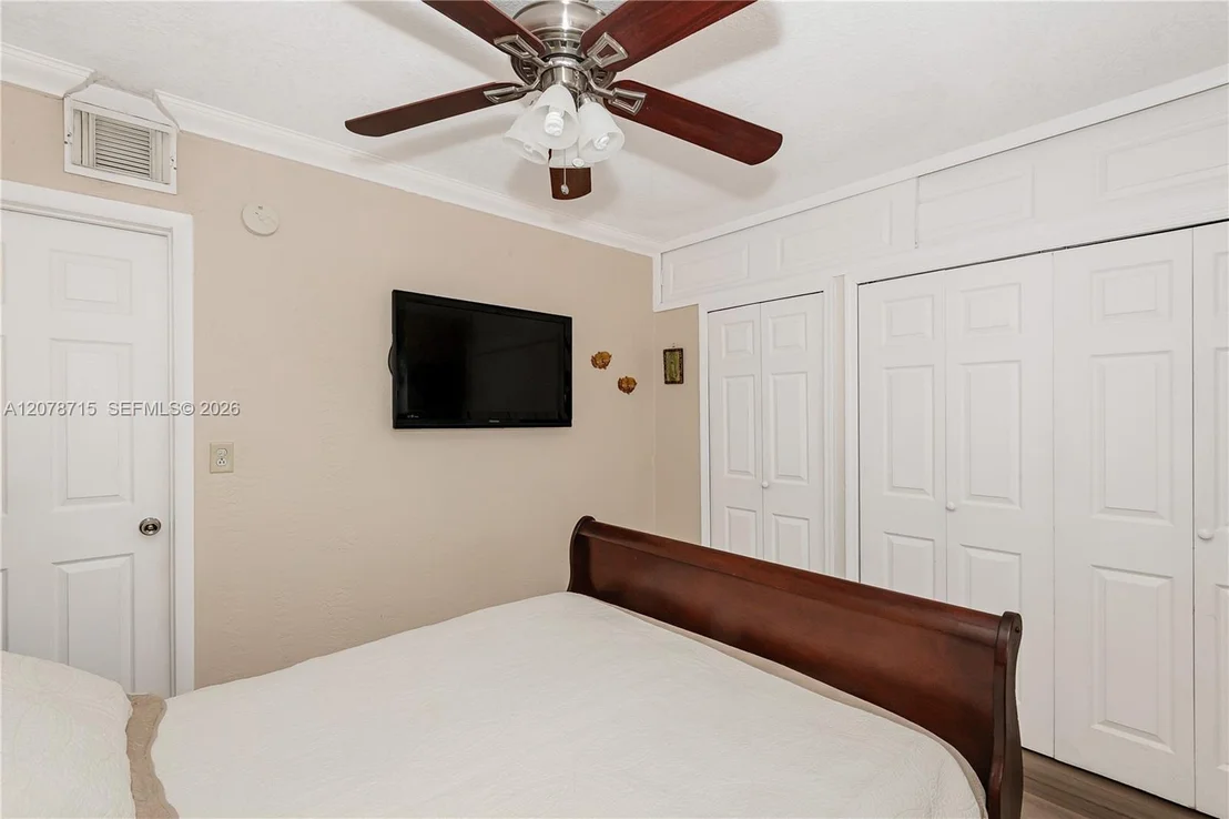 Photo of 359 W 35th St