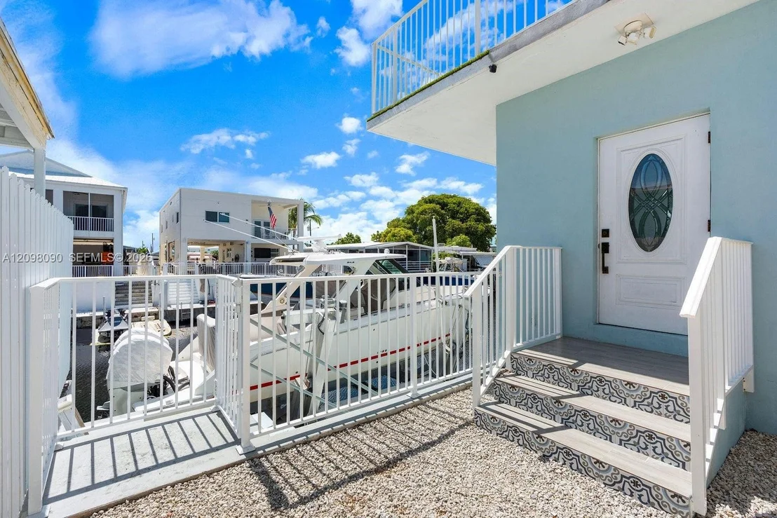 Photo of 1007 Hialeah Ln