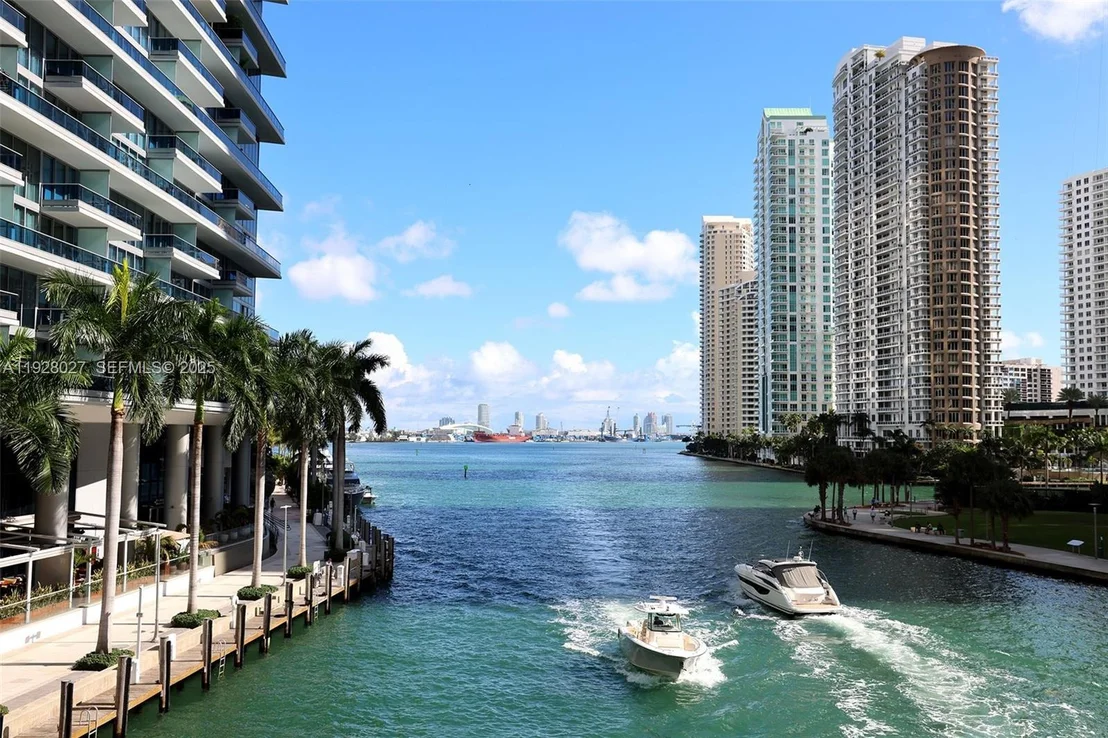 Photo of Unit 2002 at 900 Brickell Key Blvd