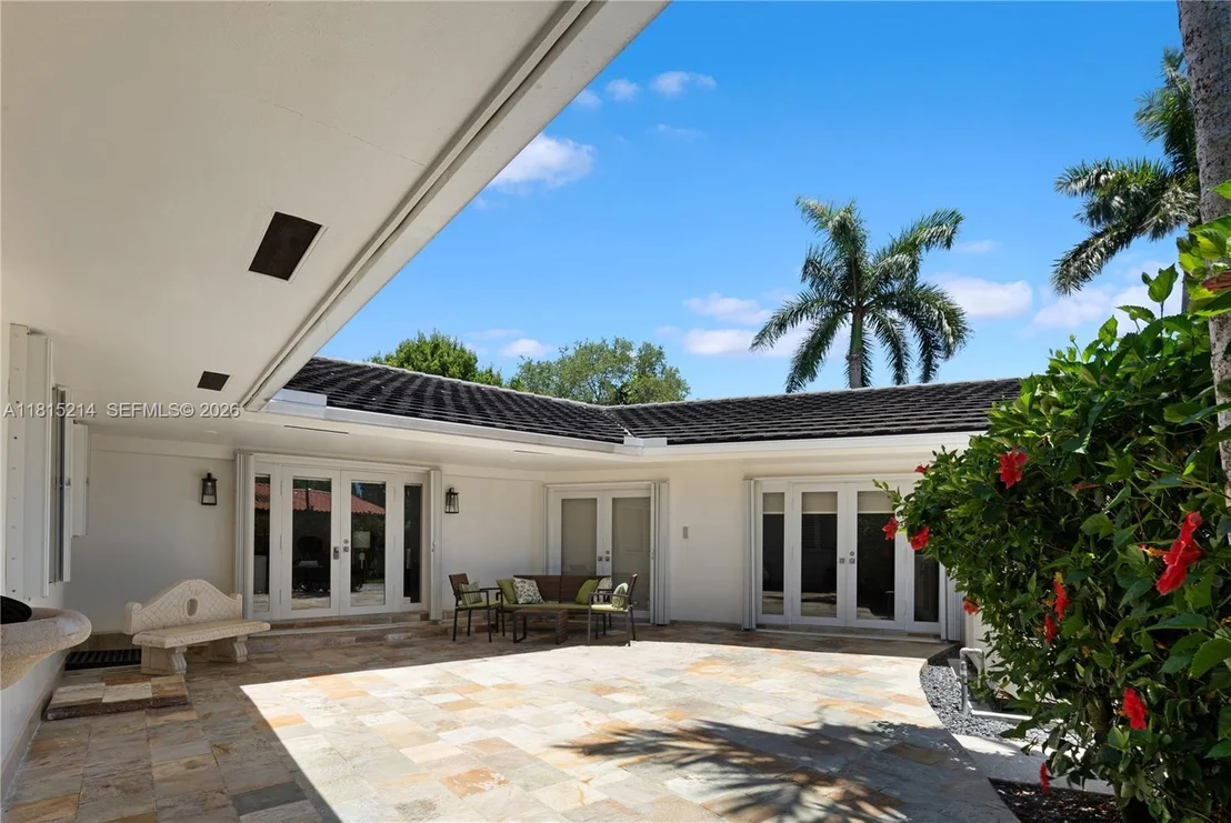 Photo of 435 Marquesa Dr