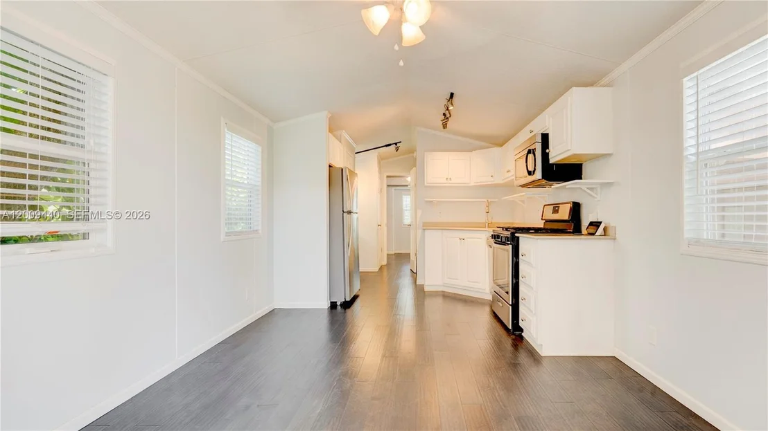 Photo of 1101 Mastic Street