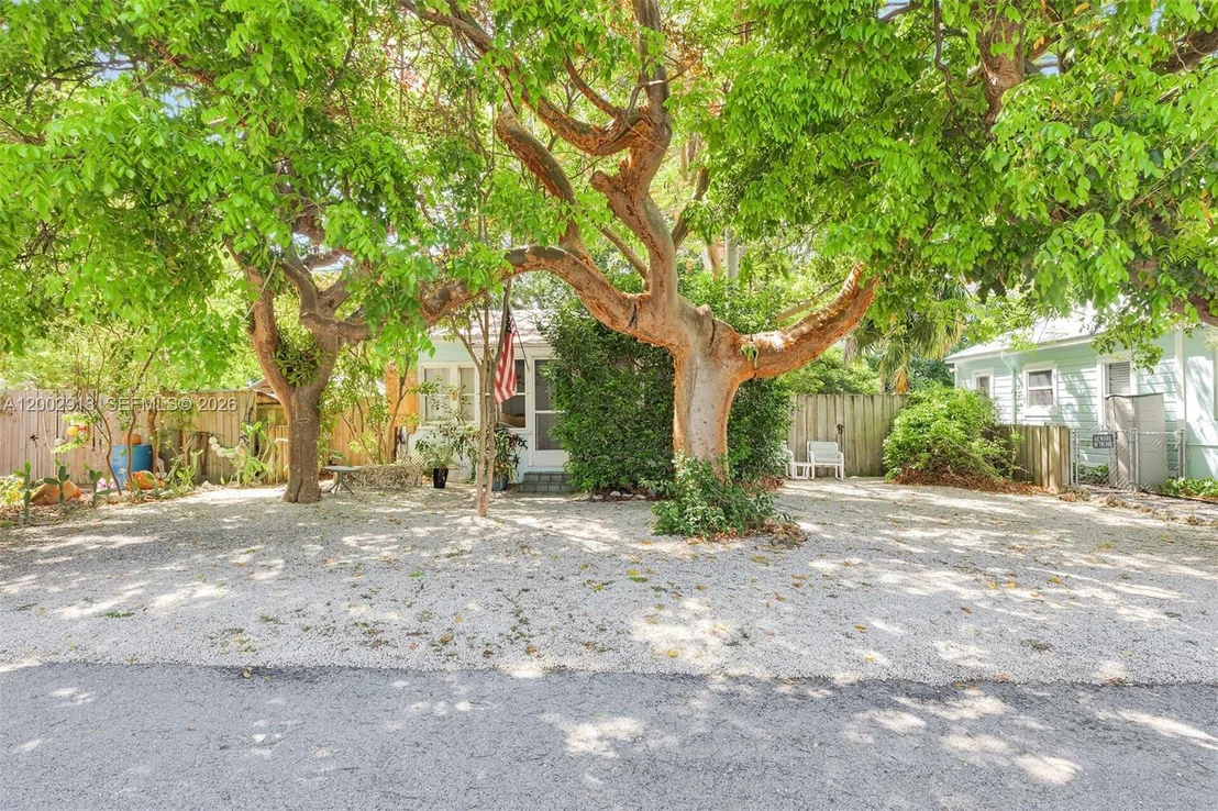 Photo of 140 Tavern Dr
