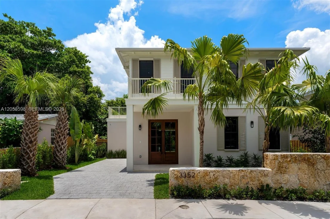 Photo of 3352 Charles Ave