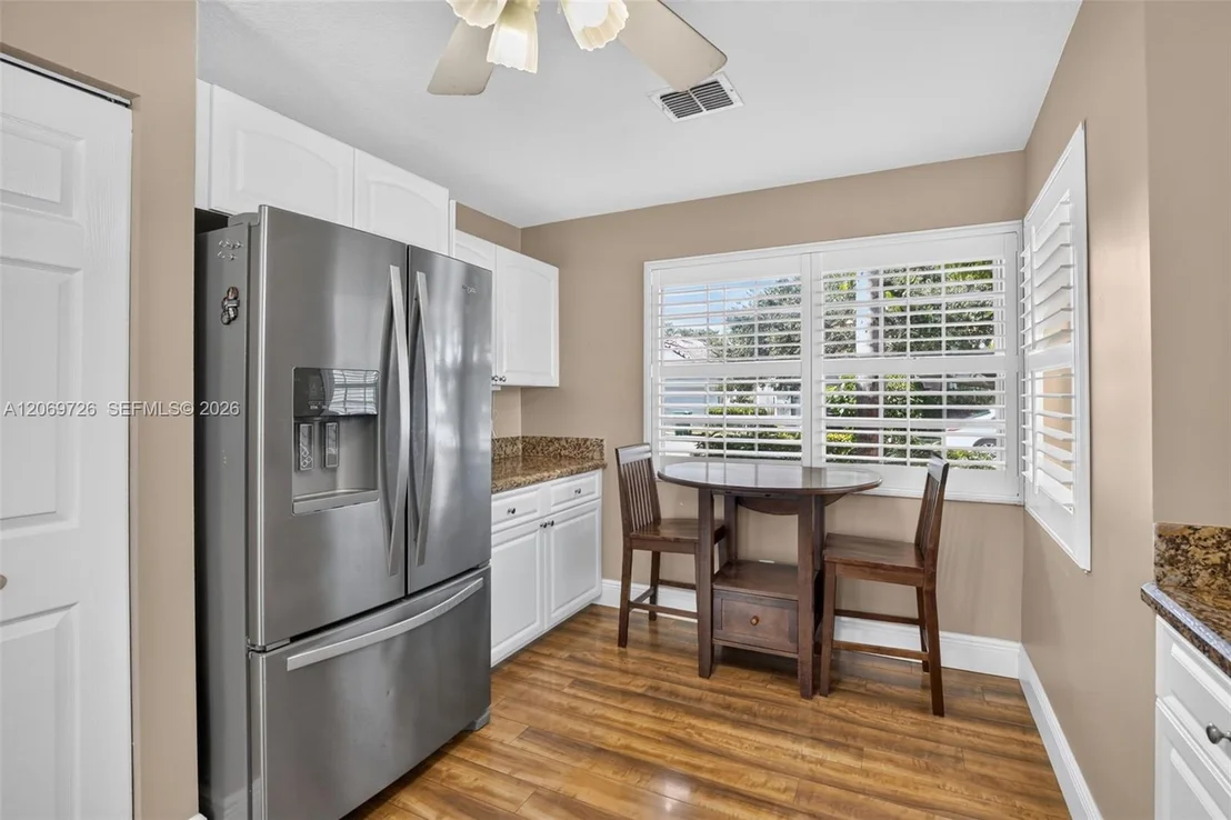 Photo of 2638 Oak Park Cir
