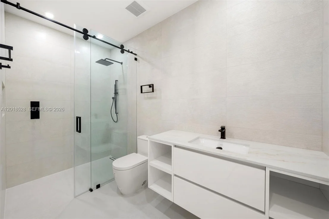 Photo of 2096 Alamanda Dr