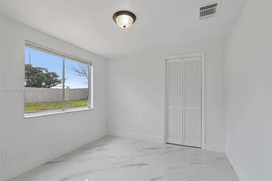 Photo of 1248 Riviera
