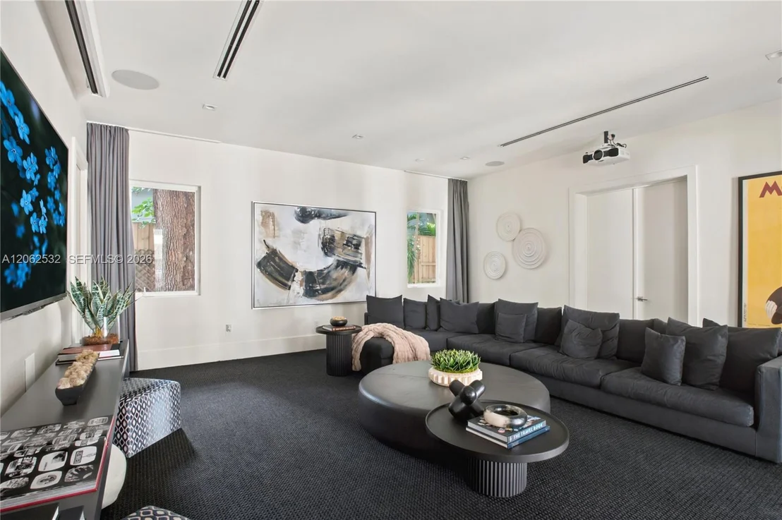 Photo of 2820 Brickell Ave