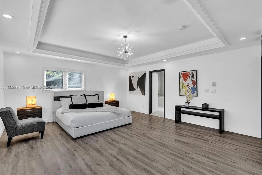 Photo of 472 Sunset Dr