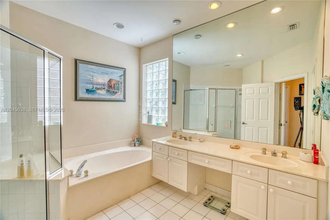 Photo of 1207 General Pointe Trce