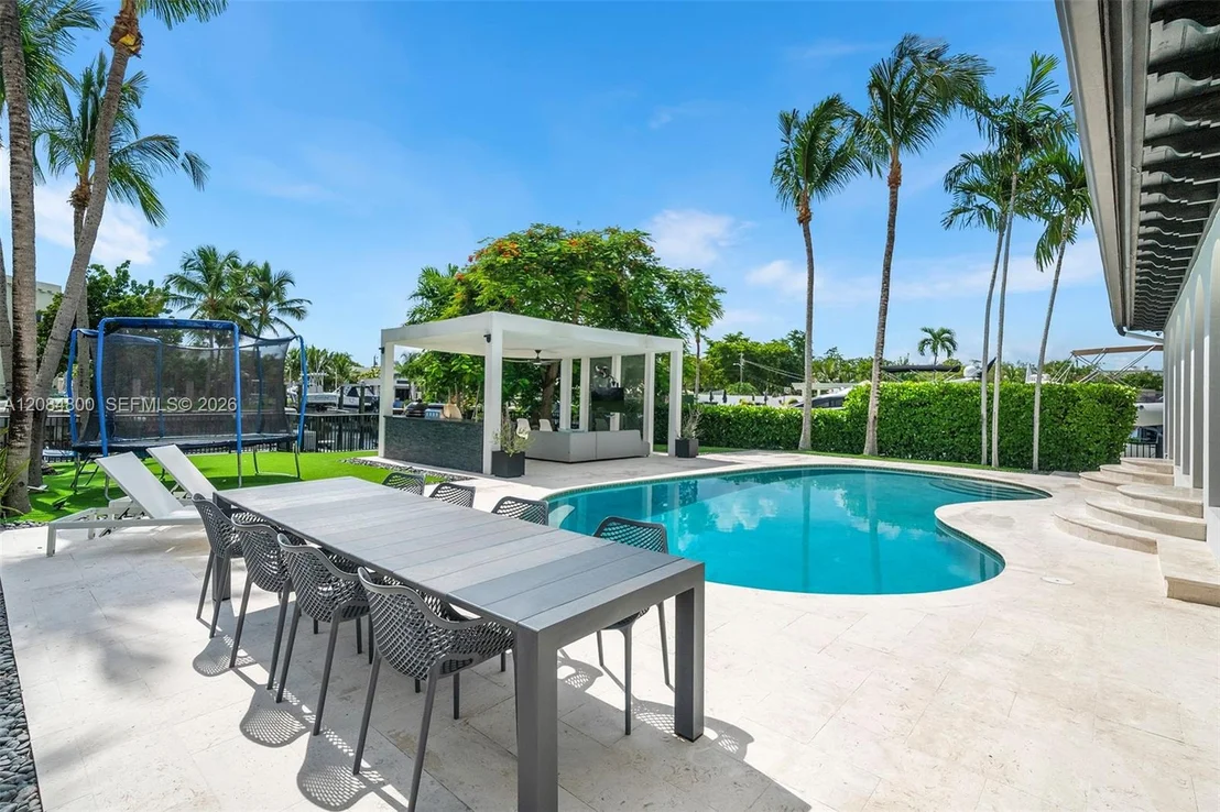Photo of 12905 Ixora Rd