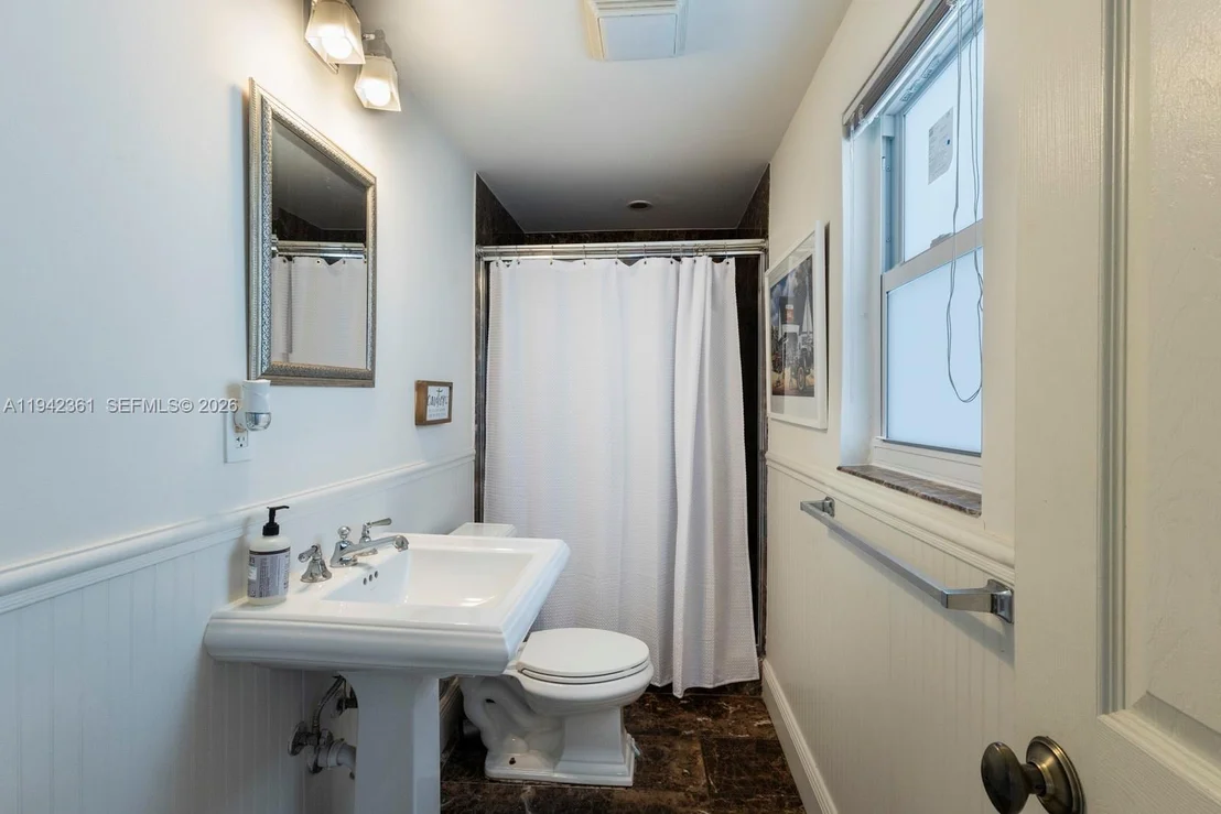 Photo of 360 SW 28th Rd
