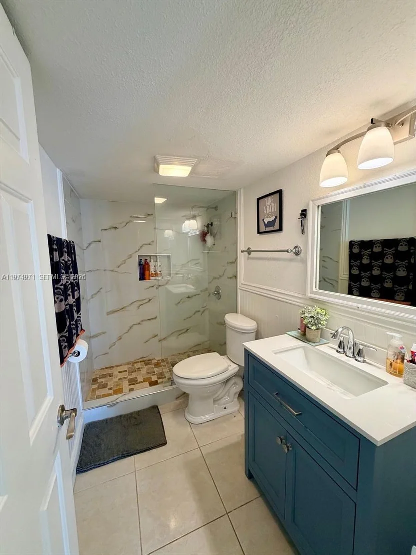 Photo of 212 Banyan Ln
