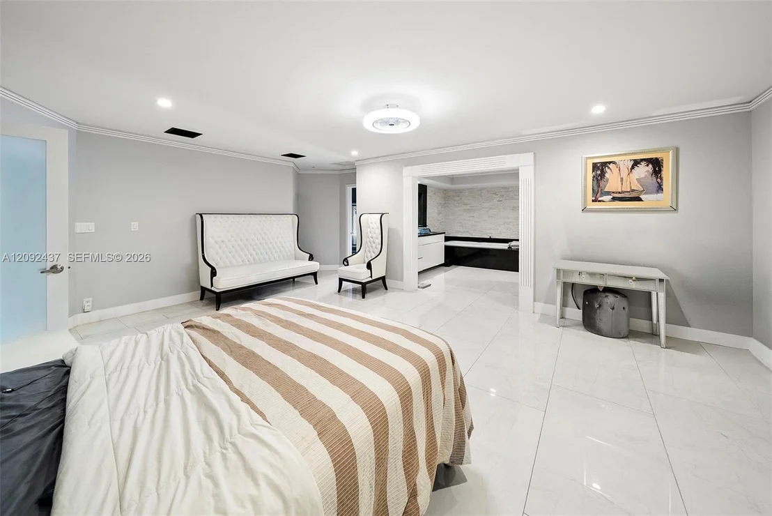 Photo of 507 Palm Dr