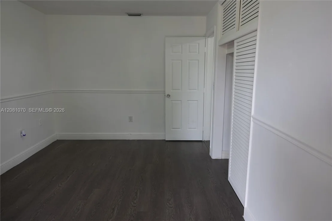Photo of 2081 Utopia Dr