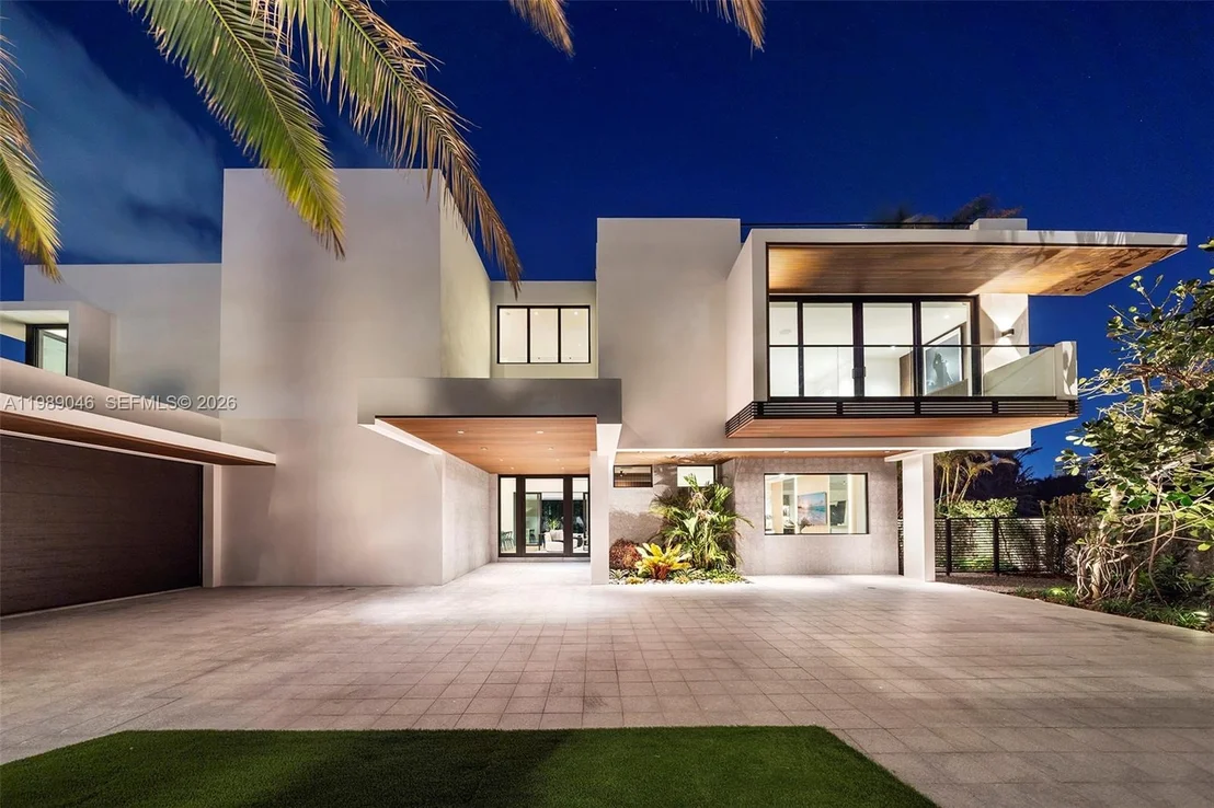 Photo of 128 Ocean Blvd