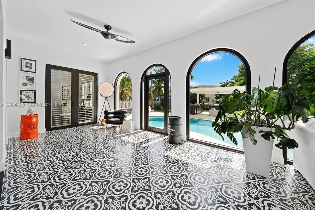 Photo of 12905 Ixora Rd