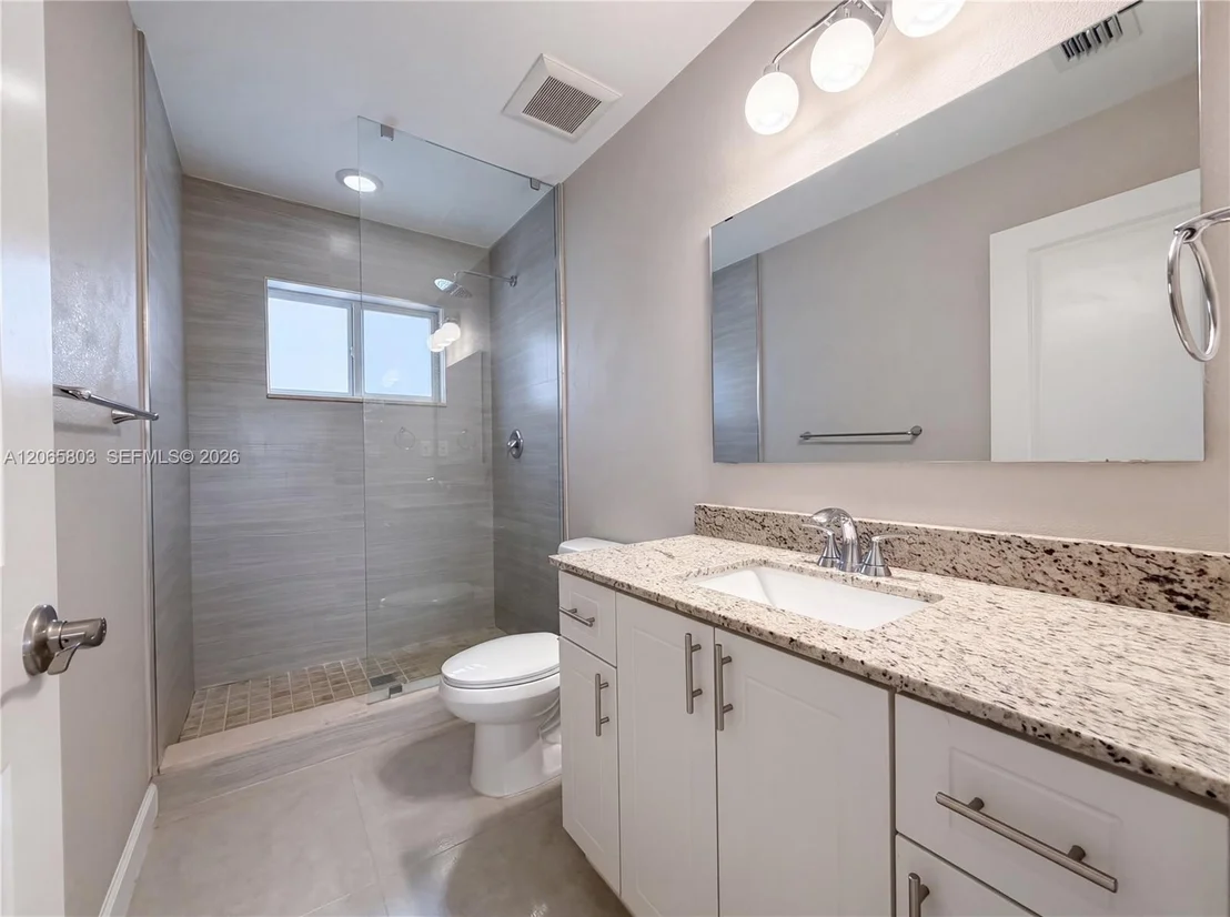 Photo of 17 Lakeview Dr