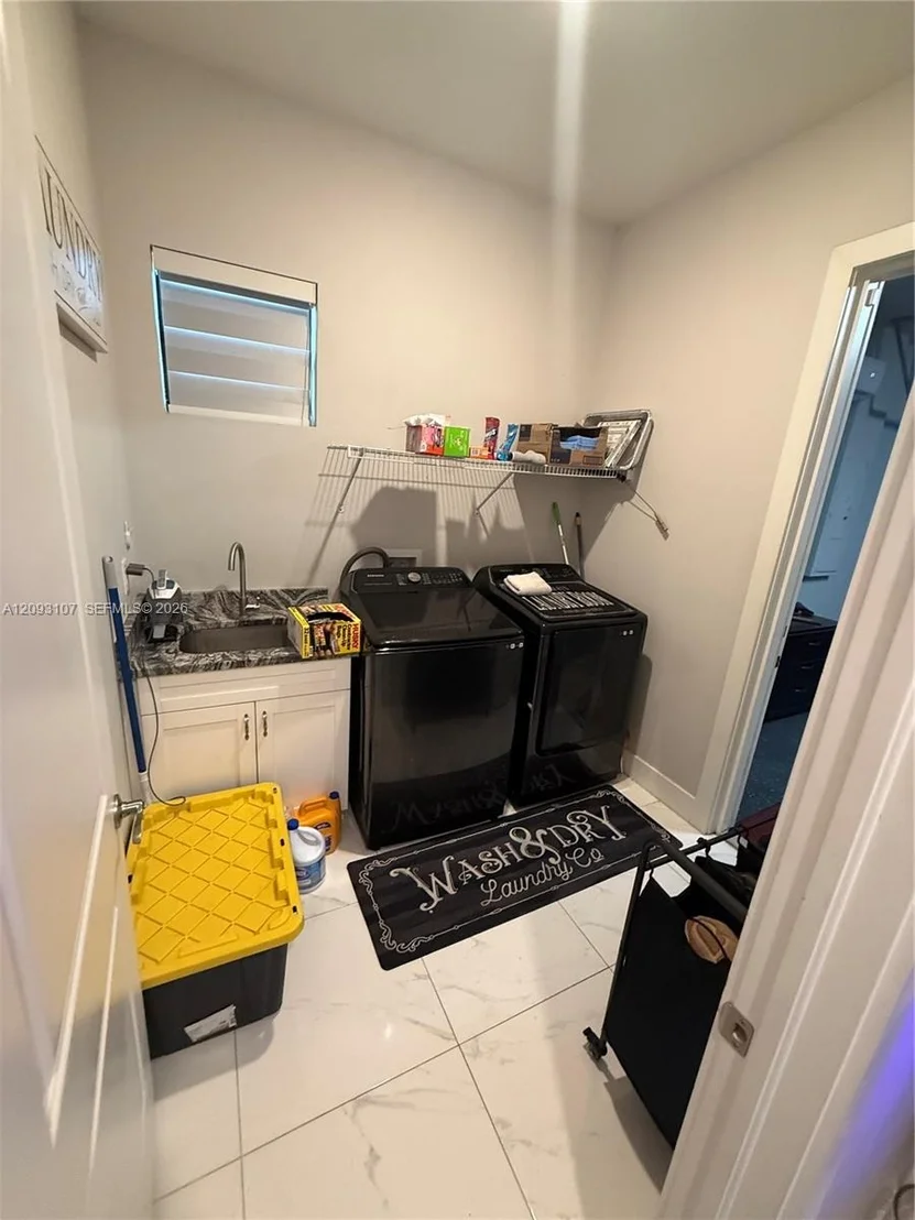 Photo of 2772 38th Ave Se
