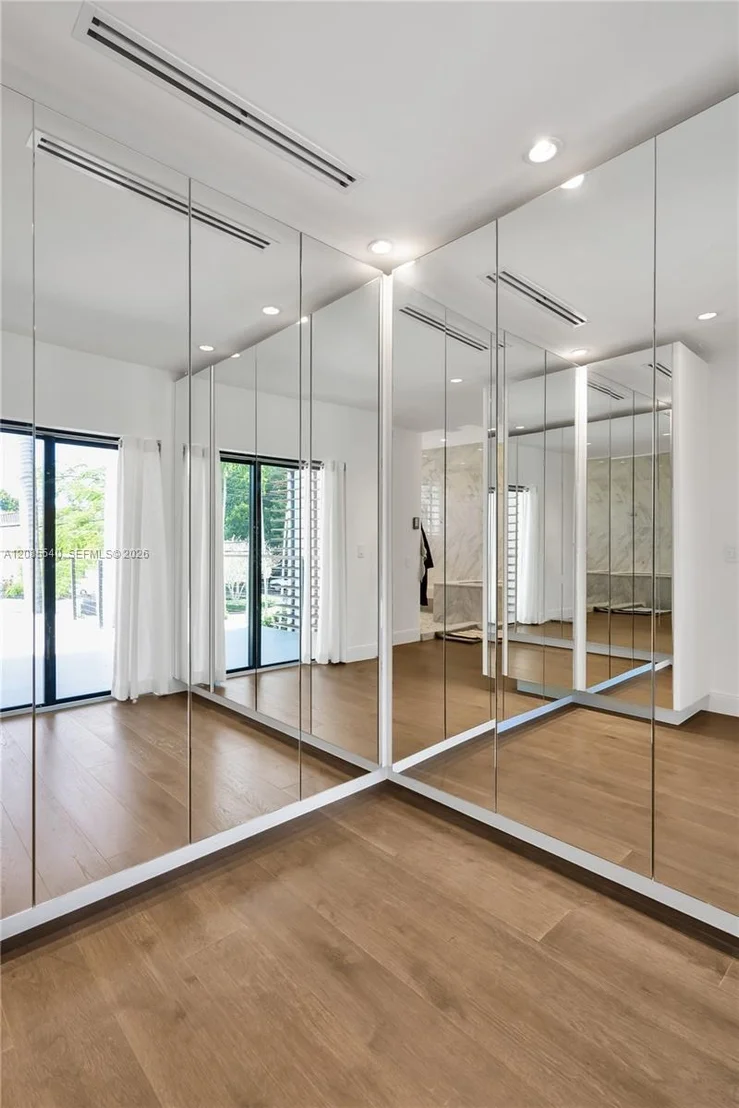 Photo of 2802 Prairie Ave