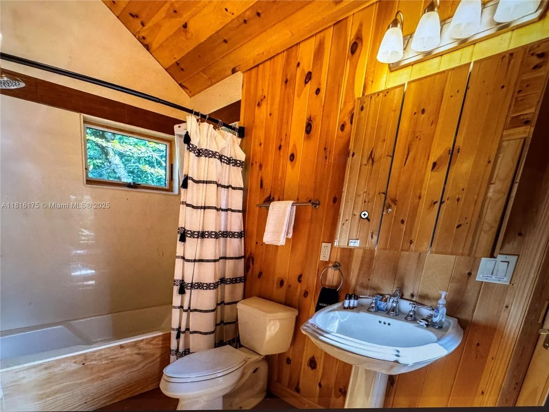 Photo of 200 Summit Lodge Road