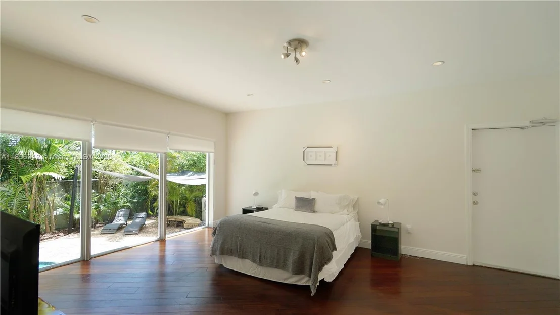 Photo of 691 Ridgewood Rd