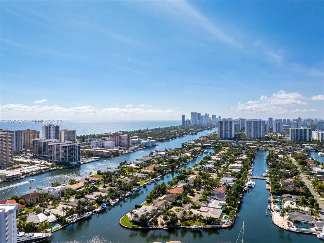 Photo of 501 Hibiscus Dr