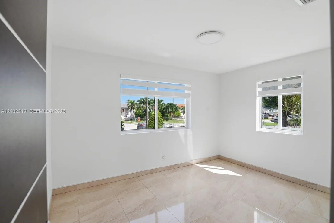 Photo of 120 W 63rd St
