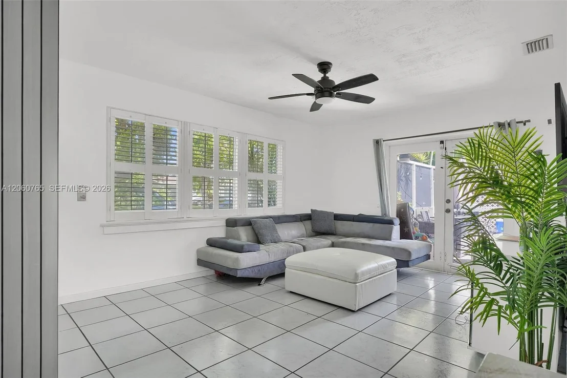 Photo of 201 N 68th Way