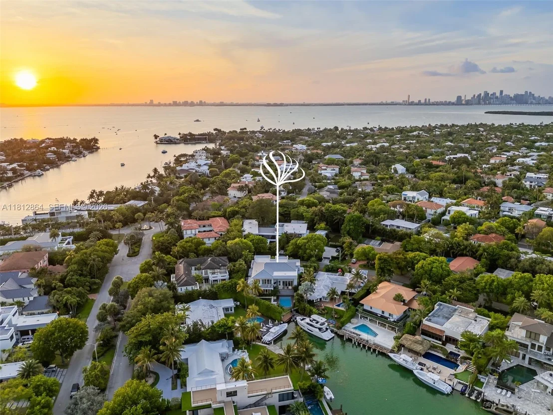 Photo of 420 Island Dr