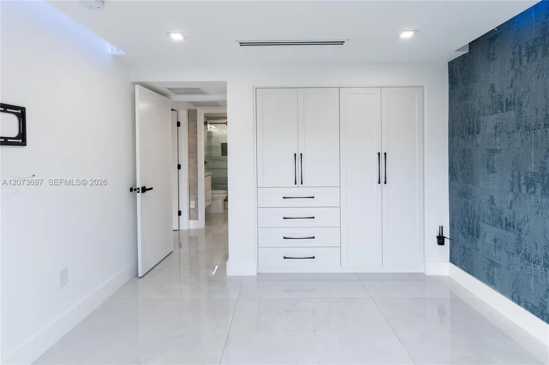 Photo of 5601 N Ocean Dr