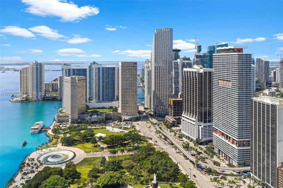 Photo of Unit 3211 at 50 Biscayne Blvd