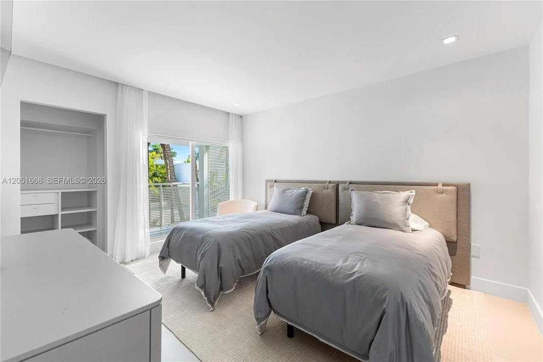Photo of 161 Cape Florida Drive