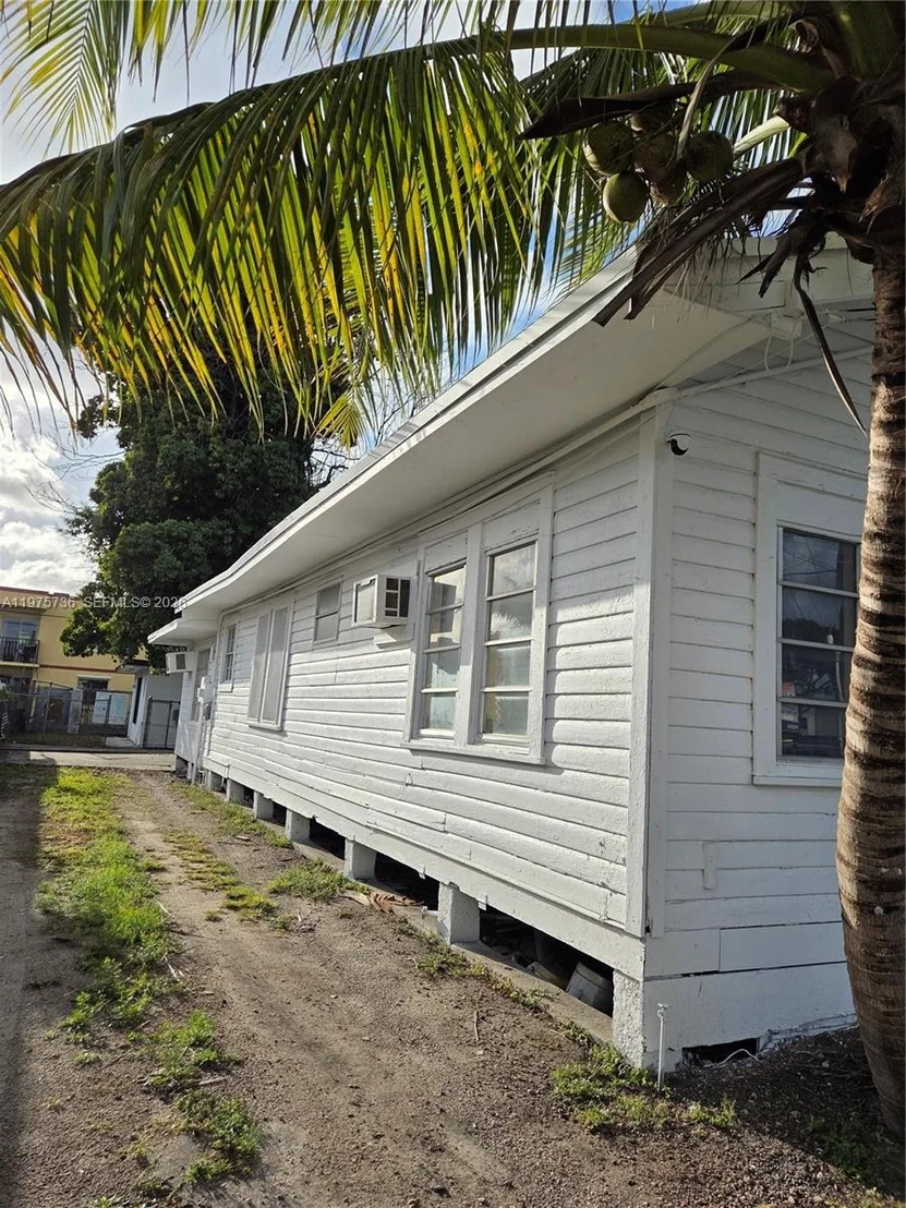 Photo of 2722 NW 23rd Ave